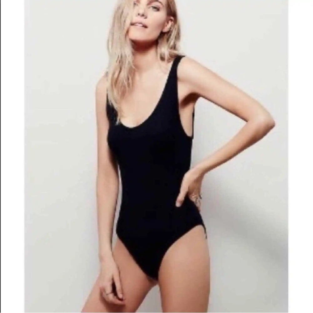 Never worn‎ Intimately Free People Black Ribbed Bodysuit small